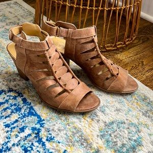 Comfortable open-toe block heel sandal 👡